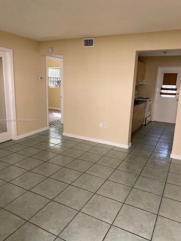 1319 NW 60th St 5, Miami, FL 33142