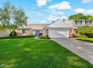23276 Robert John Street, St Clair Shores, MI 48080