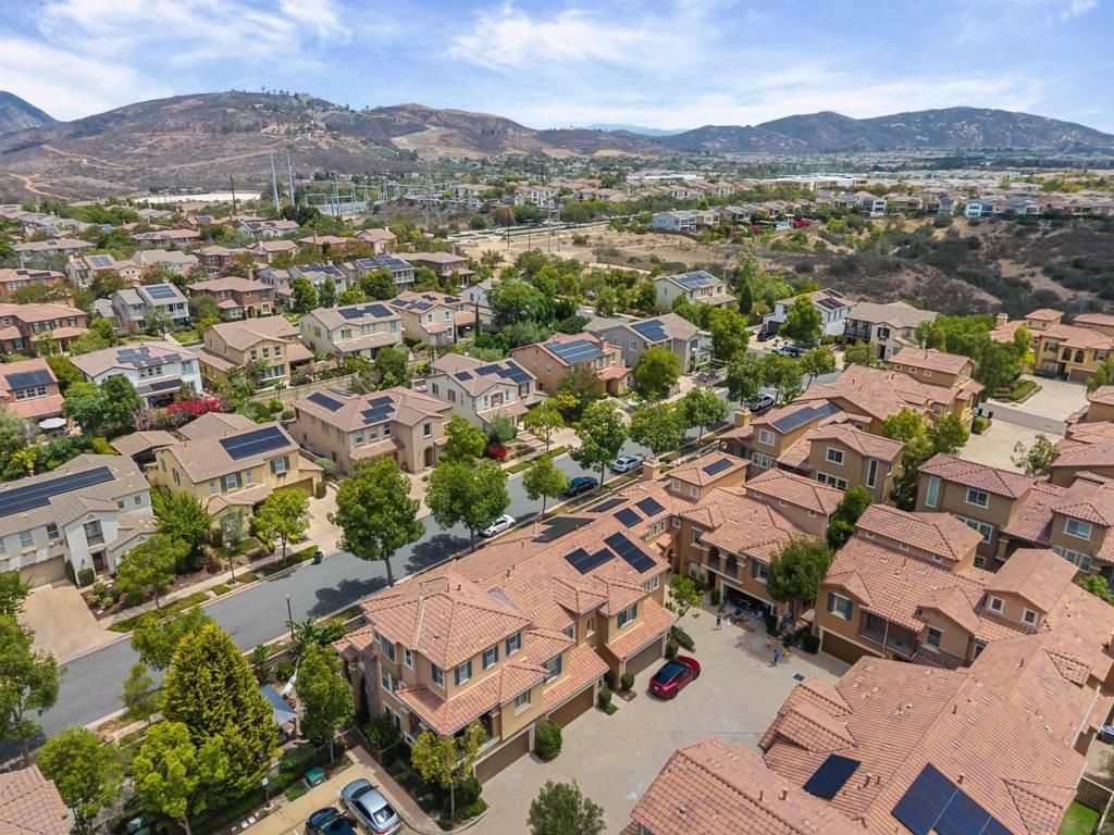 Image 13 of property listing at 8522 Old Stonefield Chase, San Diego, CA 92127