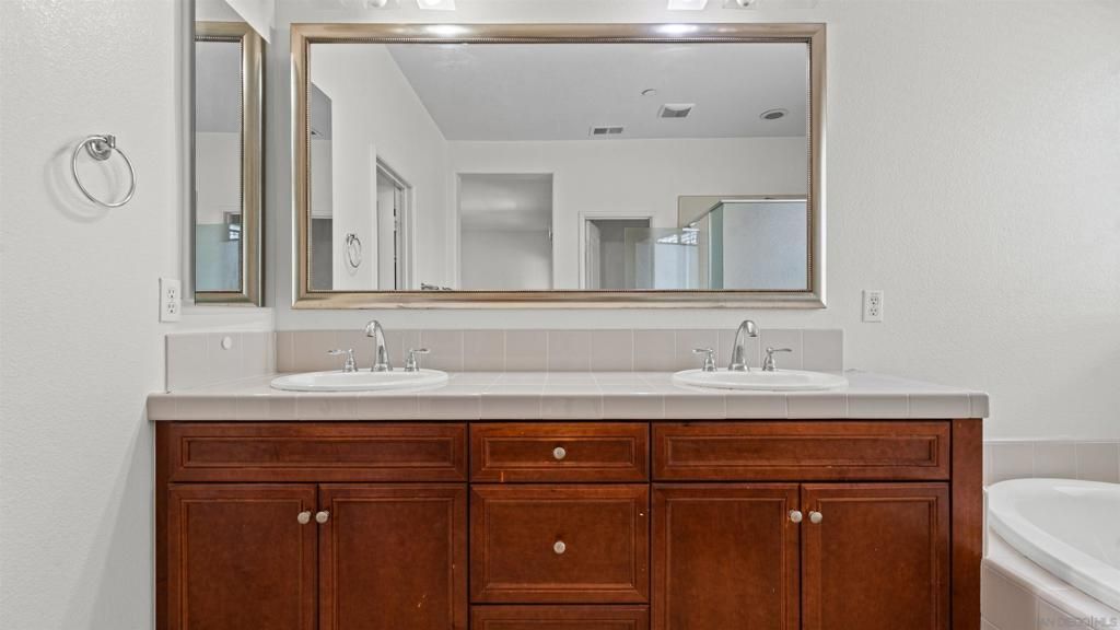 Image 28 of property listing at 8522 Old Stonefield Chase, San Diego, CA 92127