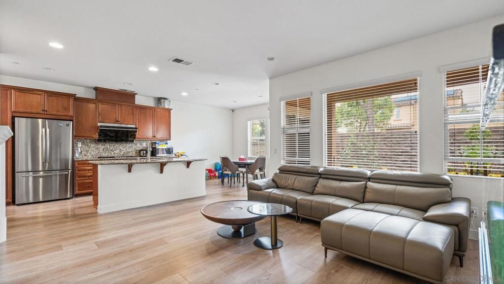 Image 3 of property listing at 8522 Old Stonefield Chase, San Diego, CA 92127