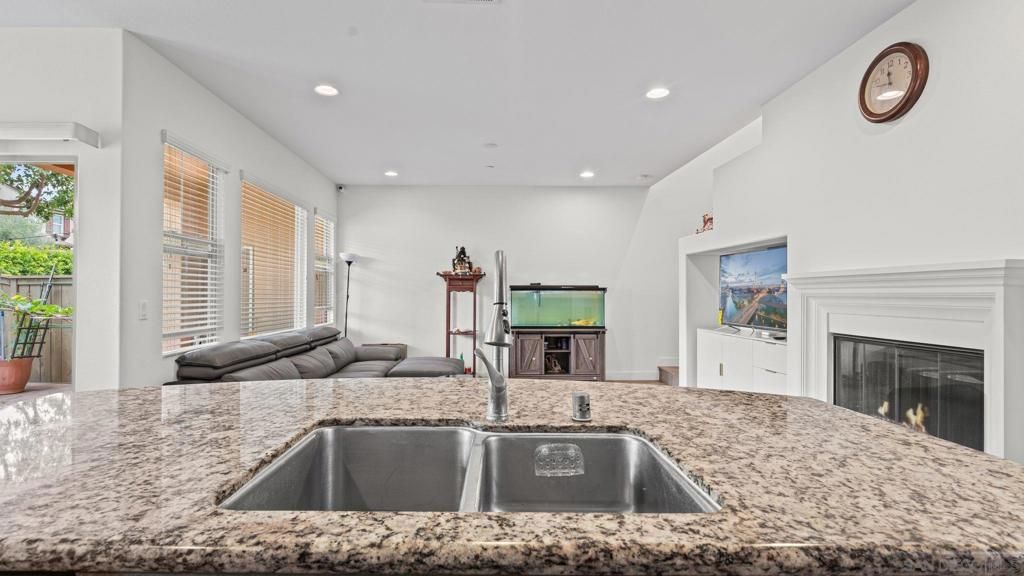 Image 6 of property listing at 8522 Old Stonefield Chase, San Diego, CA 92127