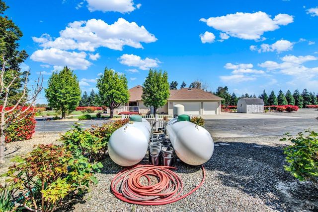 5050 Melissa Ln, Vacaville, CA 95688