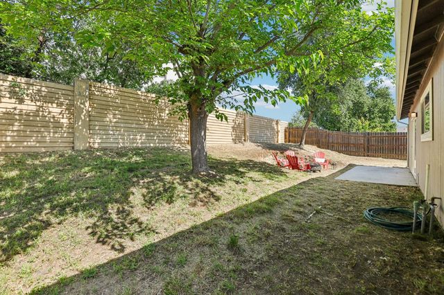 8321 Villaview Dr, Citrus Heights, CA 95621