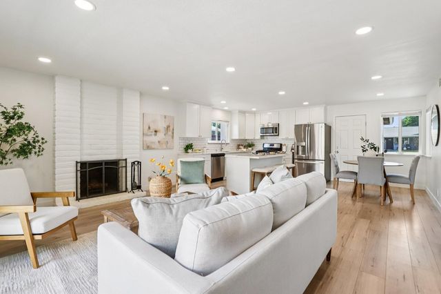 8321 Villaview Dr, Citrus Heights, CA 95621