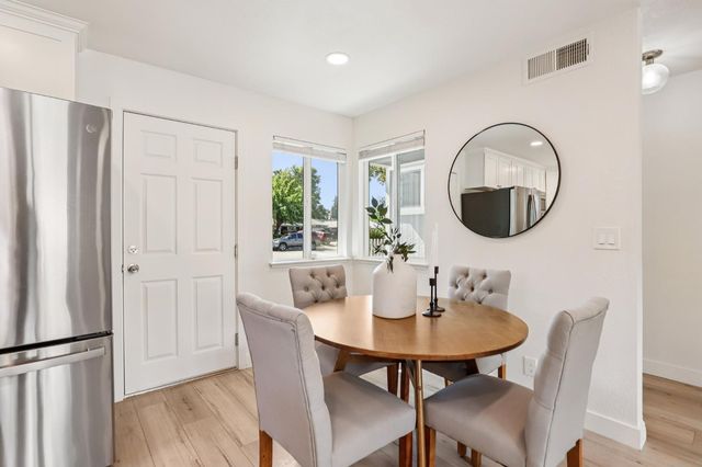 8321 Villaview Dr, Citrus Heights, CA 95621