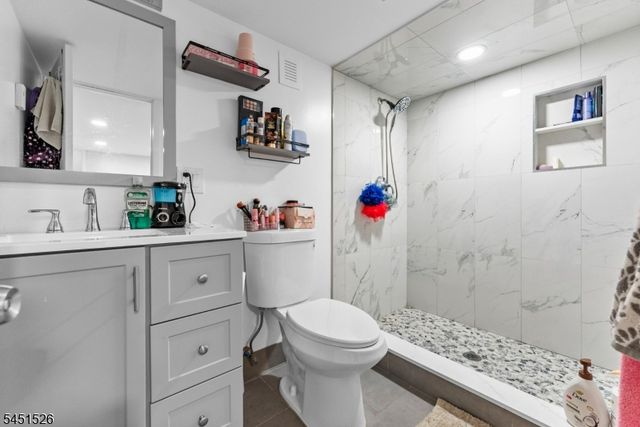 789 Harvard Pl, Cliffside Park Boro, NJ 07010