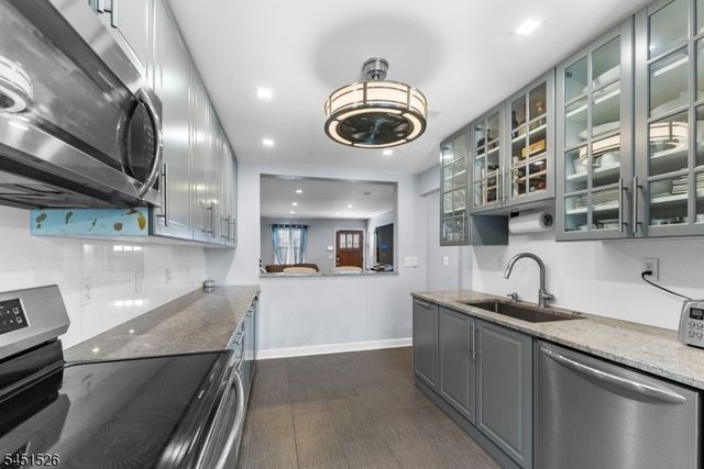 789 Harvard Pl, Cliffside Park Boro, NJ 07010