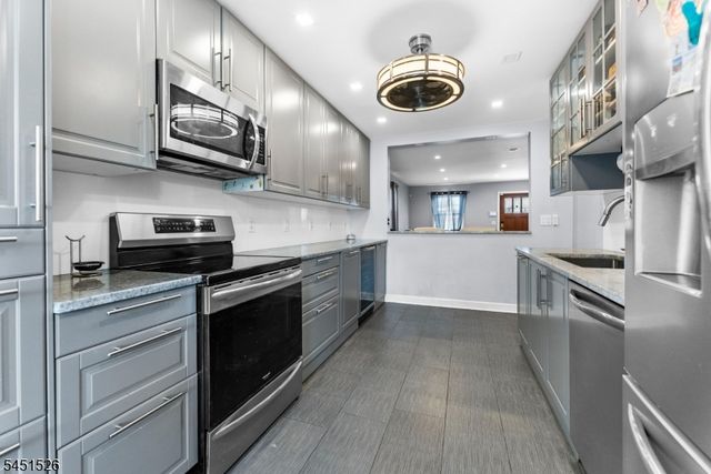 789 Harvard Pl, Cliffside Park Boro, NJ 07010