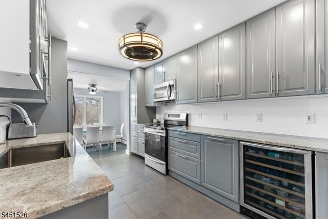 789 Harvard Pl, Cliffside Park Boro, NJ 07010