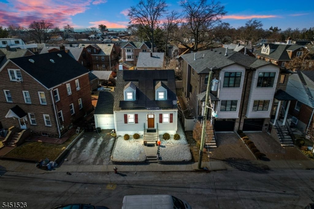 789 Harvard Pl, Cliffside Park Boro, NJ 07010
