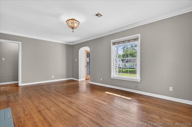2054 SE DEWEY Avenue, Bartlesville, OK 74003