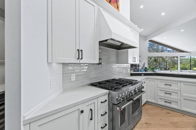 21 Kite Hill Road, Santa Cruz, CA 95060