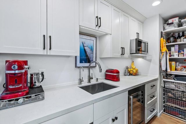 21 Kite Hill Road, Santa Cruz, CA 95060