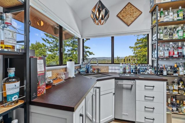 21 Kite Hill Road, Santa Cruz, CA 95060