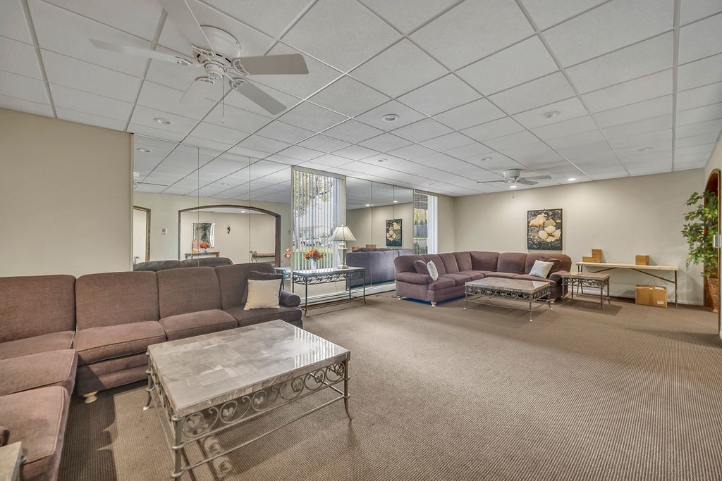 1331 S Finley Road 212, Lombard, IL 60148 — photo 2