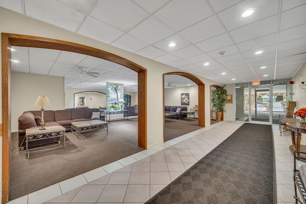 1331 S Finley Road 212, Lombard, IL 60148 — photo 3