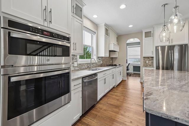 16625 Dynamic Drive, Lakeville, MN 55044