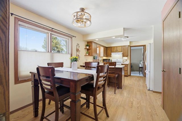 705 S GOLDENROD DRIVE, Appleton, WI 54914