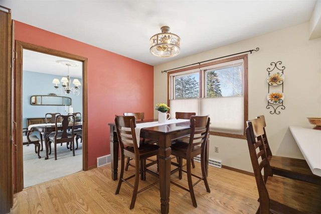 705 S GOLDENROD DRIVE, Appleton, WI 54914