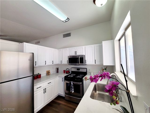 7253 Abbeyville Drive, Las Vegas, NV 89119