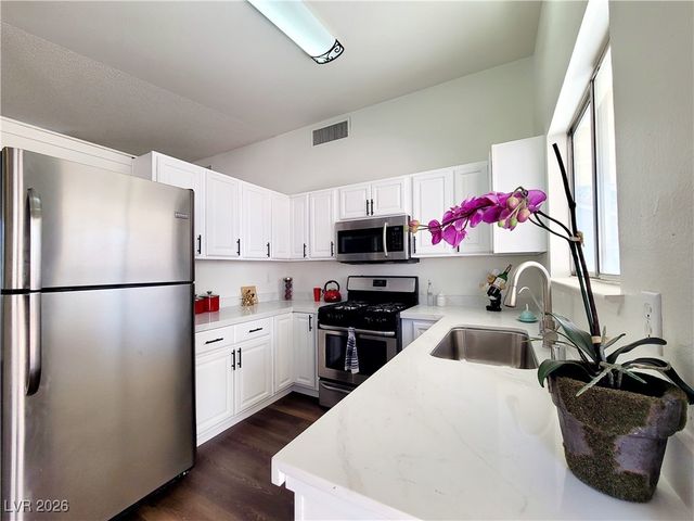 7253 Abbeyville Drive, Las Vegas, NV 89119