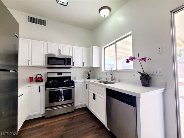 7253 Abbeyville Drive, Las Vegas, NV 89119