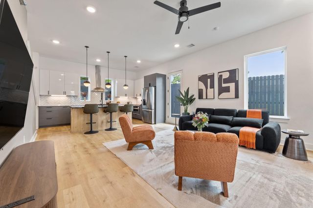 5502 Texas Street, Houston, TX 77011