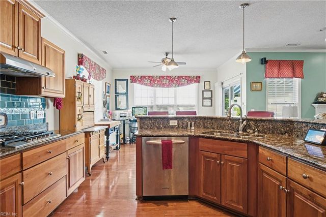 3129 Gallahad DR, Virginia Beach, VA 23456