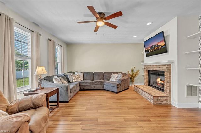 1302 Sasparilla CT, Chesapeake, VA 23320