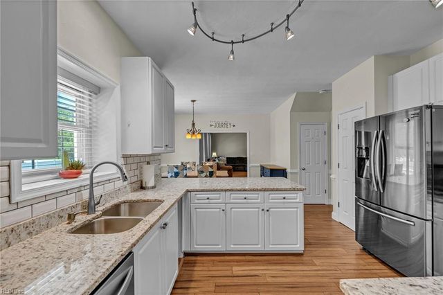 1302 Sasparilla CT, Chesapeake, VA 23320