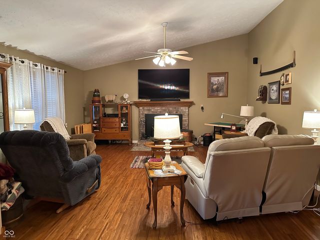 9490 W 1000 N, Elwood, IN 46036