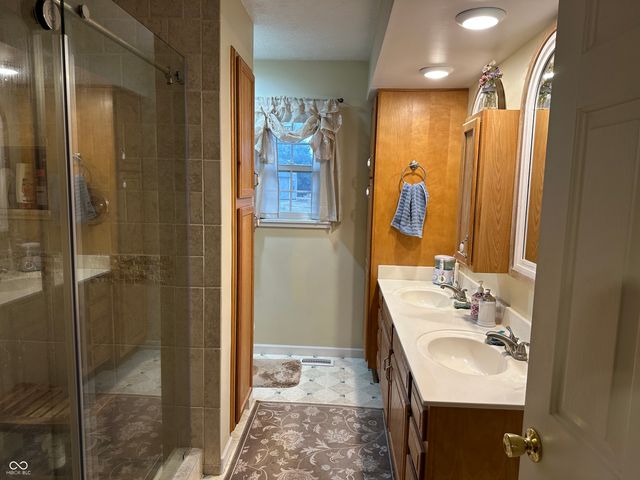 9490 W 1000 N, Elwood, IN 46036