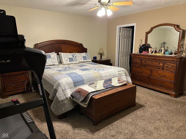 9490 W 1000 N, Elwood, IN 46036