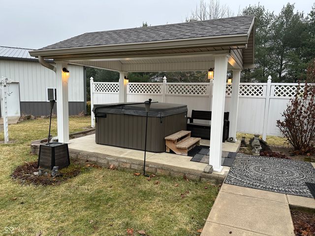 9490 W 1000 N, Elwood, IN 46036