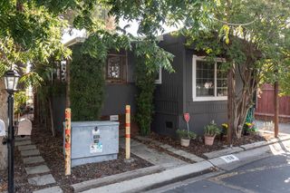 9360 Blackstone # 198, Fresno, CA 93720