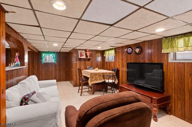 406 Highland Ave, Clifton City, NJ 07011