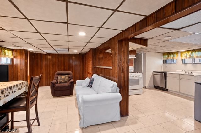 406 Highland Ave, Clifton City, NJ 07011
