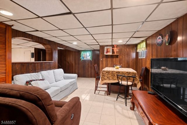 406 Highland Ave, Clifton City, NJ 07011