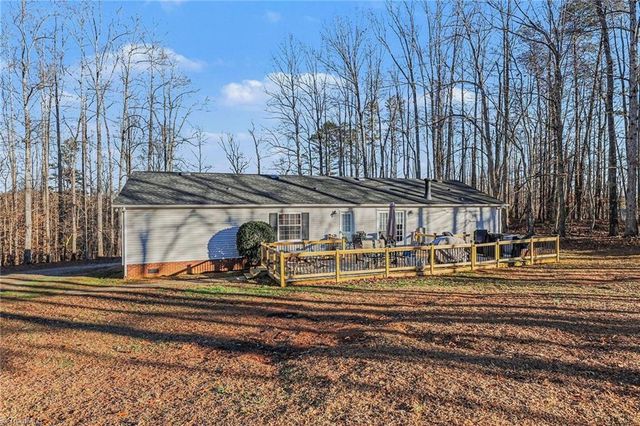 1115 Cross Creek Drive, Walnut Cove, NC 27052