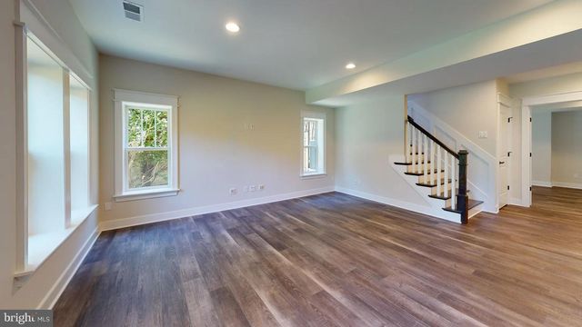 8650 MCHENRY ST, Vienna, VA 22180