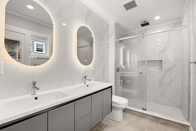 21 Bradford Rd 21, Watertown, MA 02472