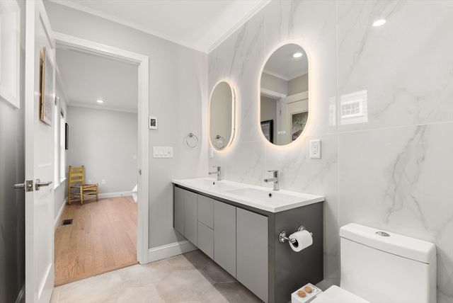 21 Bradford Rd 21, Watertown, MA 02472