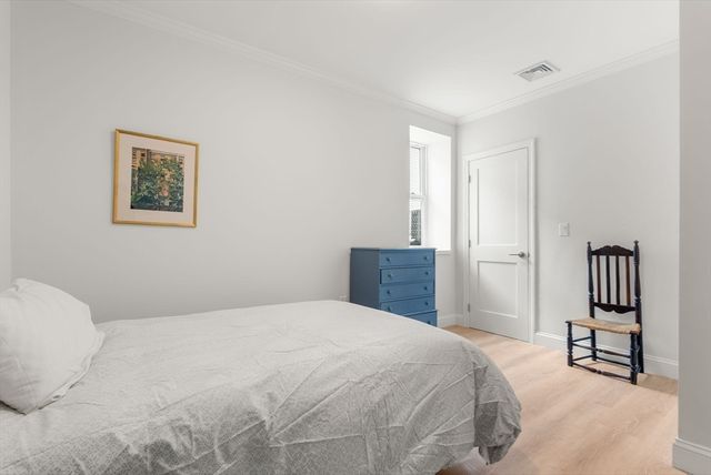 21 Bradford Rd 21, Watertown, MA 02472