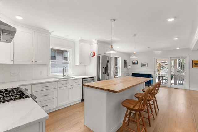 21 Bradford Rd 21, Watertown, MA 02472