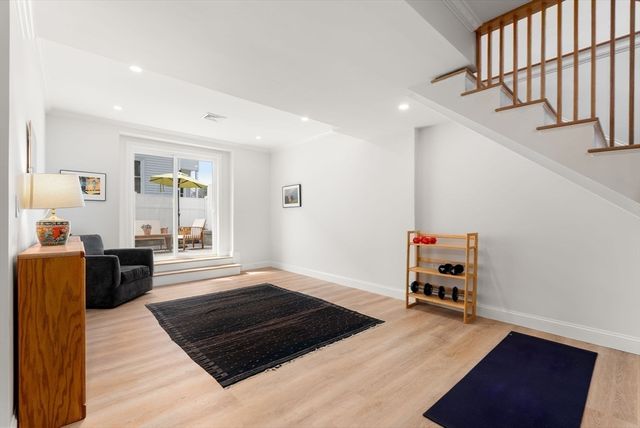 21 Bradford Rd 21, Watertown, MA 02472