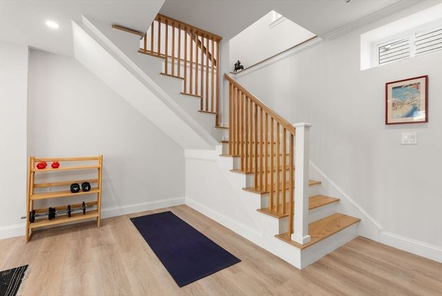 21 Bradford Rd 21, Watertown, MA 02472