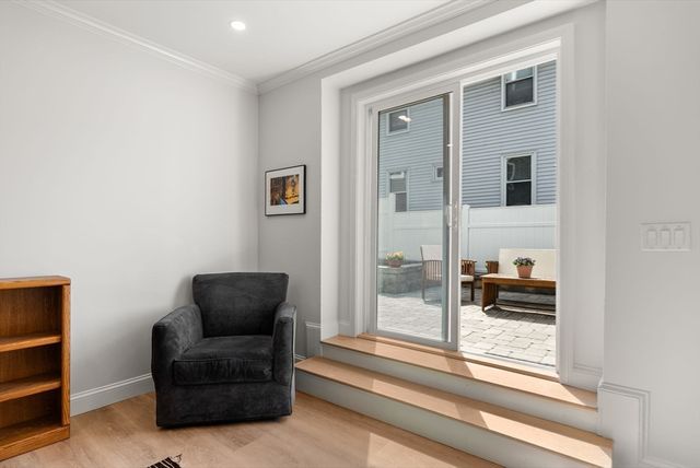 21 Bradford Rd 21, Watertown, MA 02472