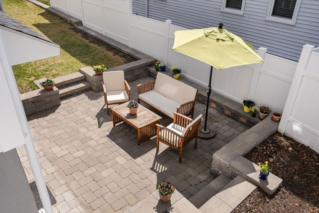 21 Bradford Rd 21, Watertown, MA 02472