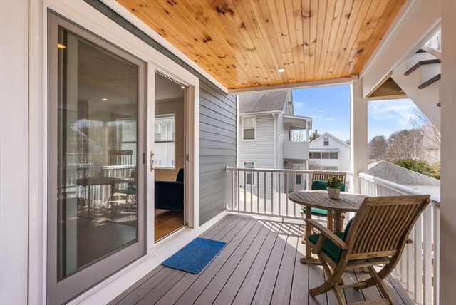 21 Bradford Rd 21, Watertown, MA 02472